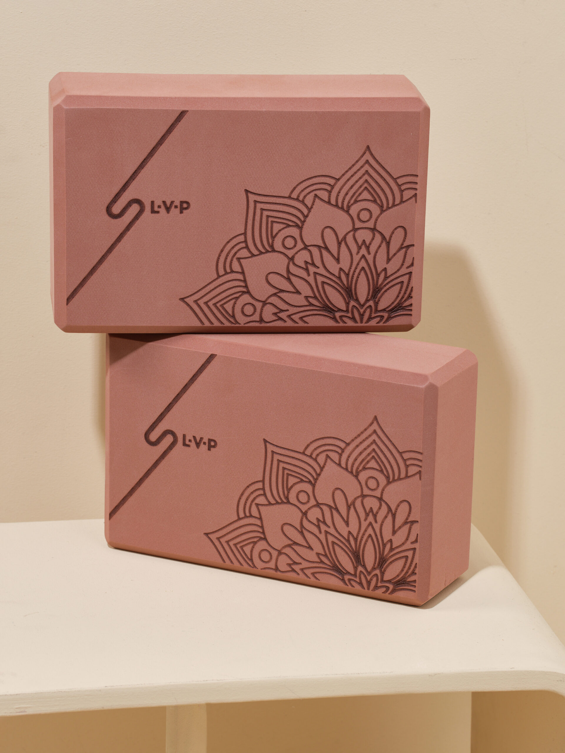 Блок для йоги: LVP с рисунком, 23х15х7.6 (2 шт.), Мокка