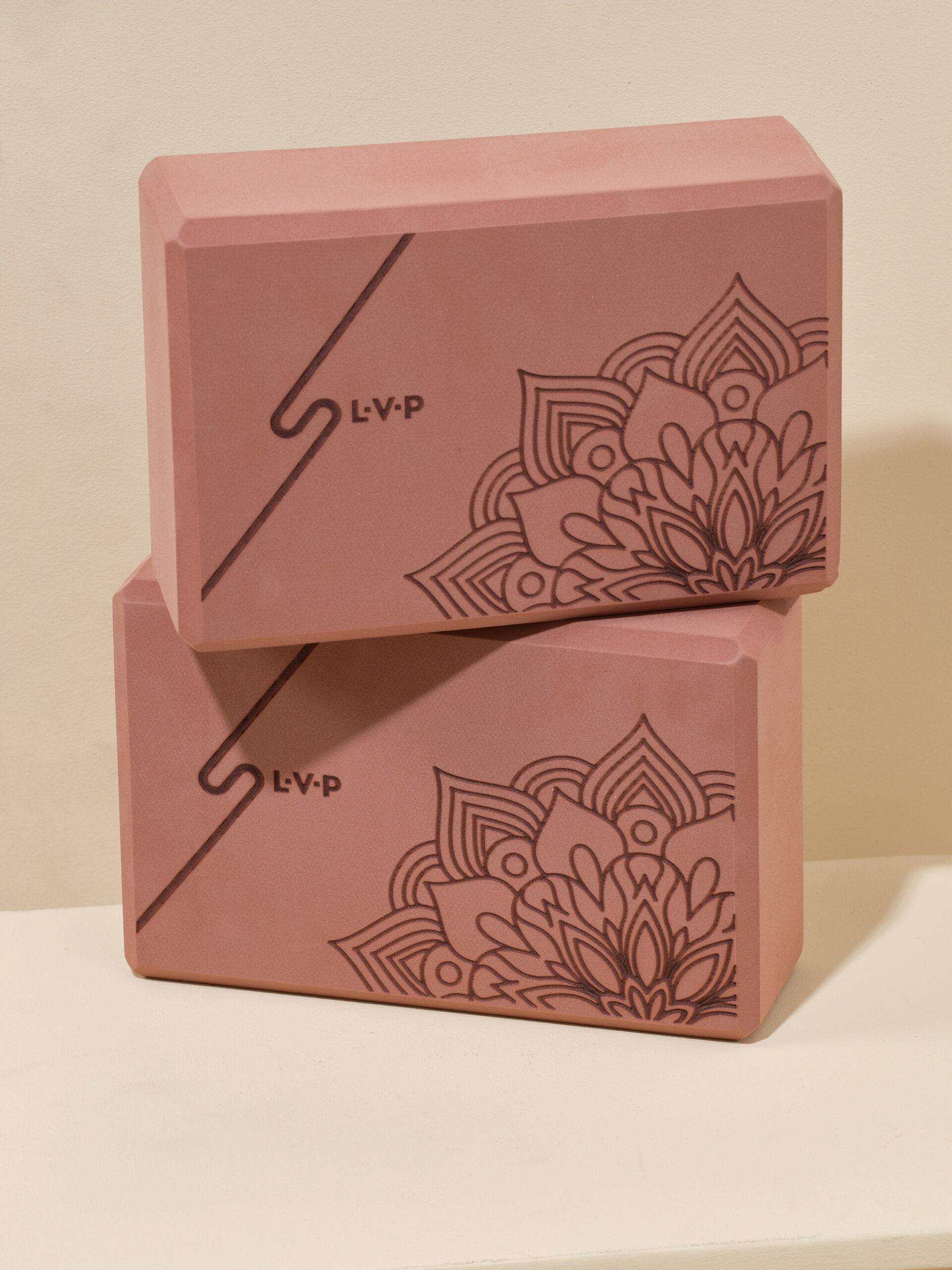 Блок для йоги: LVP с рисунком, 23х15х7.6 (2 шт.), Мокка